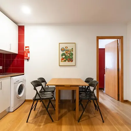 Appartement With Private Terrace 250m To Largo Intendente Lissabon