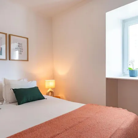 With Private Terrace 250m To Largo Intendente Appartement Lissabon