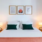 With Private Terrace 250m To Largo Intendente Apartment Lissabon