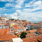 With Private Terrace 250m To Largo Intendente Lissabon