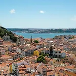 With Private Terrace 250m To Largo Intendente Lissabon