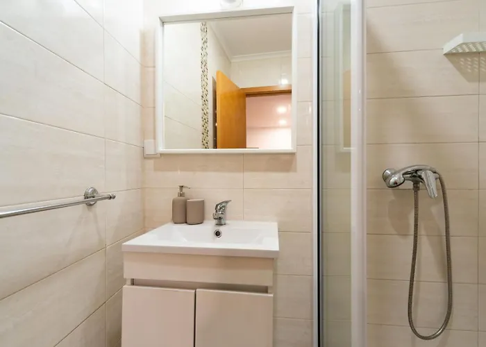 Apartamento With Private Terrace 250m To Largo Intendente Lisboa